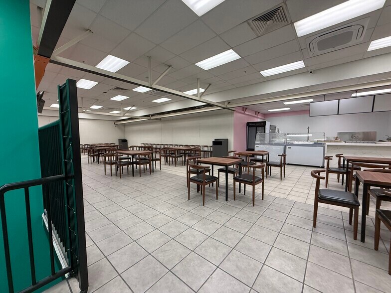 More Photos Of 711 Keeaumoku St, Honolulu Freestanding For Lease