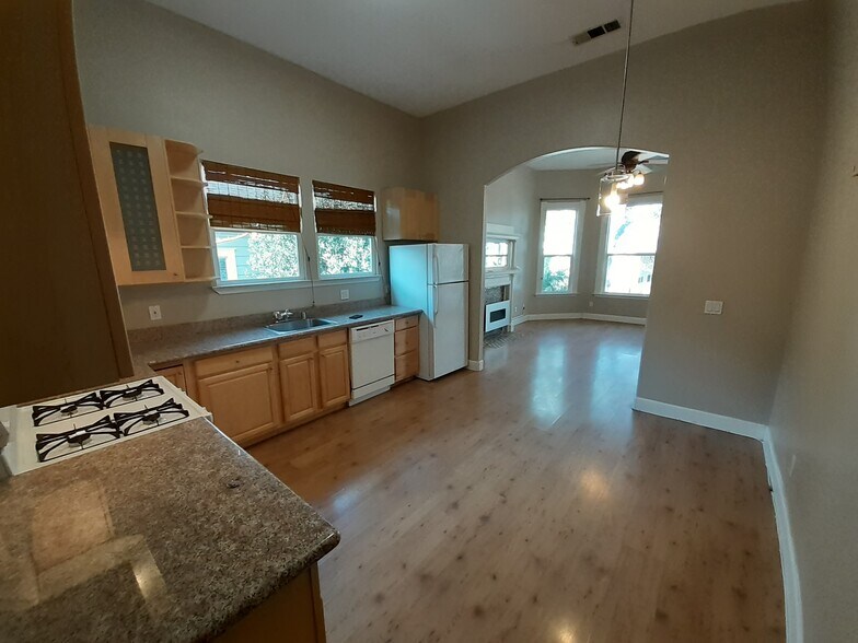 More Photos Of 1814-1820 T St, Sacramento Apartments For Sale