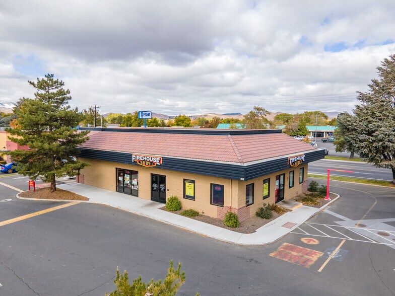 More Photos Of 593 E Prater Way, Sparks Restaurant For Sale