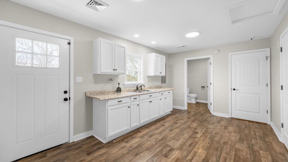 More Photos Of 900 Highway 42, Iberia Freestanding For Sale