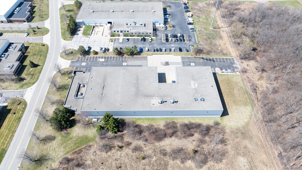 More Photos Of 4200 N Atlantic Blvd, Auburn Hills Manufacturing For Lease