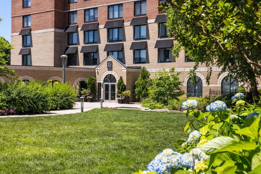 More Photos Of 15-27 Bank St, White Plains Apartments For Lease