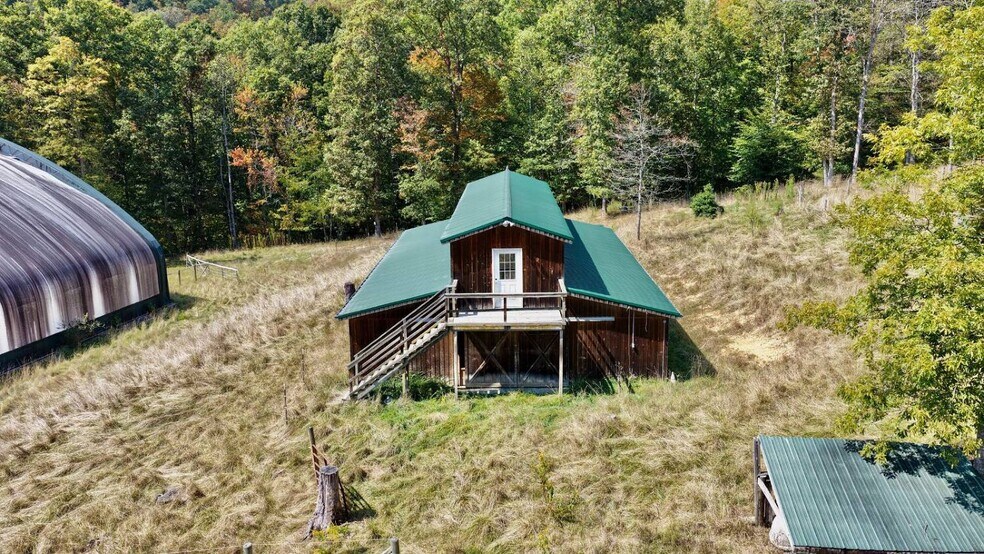 More Photos Of 158 Academy Lane Dr, Pence Springs Hotel For Sale