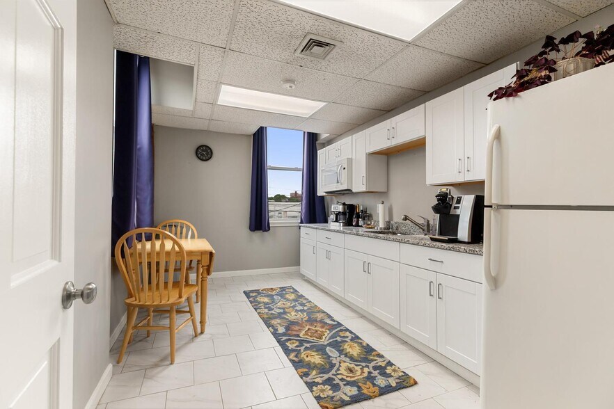 More Photos Of 7 Foster St, Wakefield Office For Sale