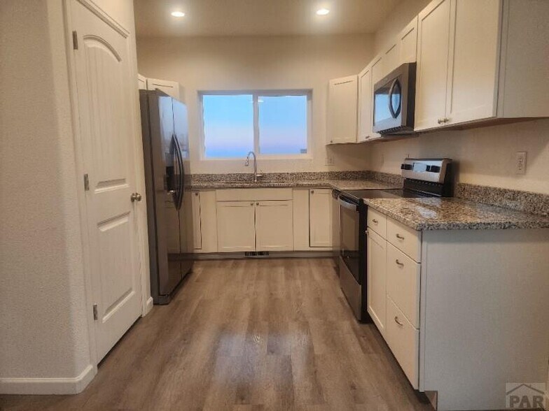 More Photos Of 710-712 E Hahns Peak Ave, Pueblo West Apartments For Sale