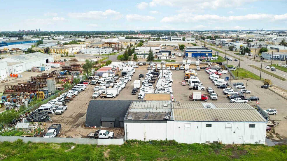 More Photos Of 7020 50 St NW, Edmonton Flex For Sale