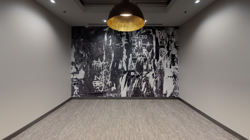 More Photos Of 7300 N Via Paseo Del Sur, Scottsdale Loft Creative Space For Lease