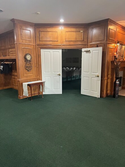 More Photos Of 6825 Weaver Rd, Rockford Funeral Home For Sale