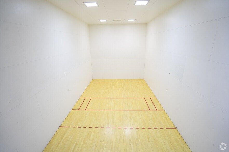 More Photos Of 301 Commerce St, Fort Worth Office For Lease