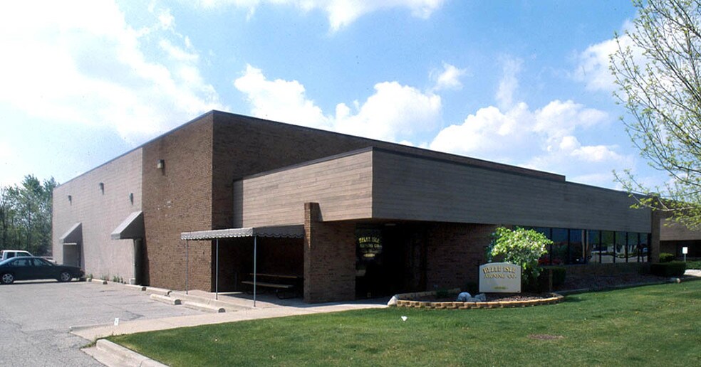 More Photos Of 20220 Cornillie Dr, Roseville Warehouse For Lease