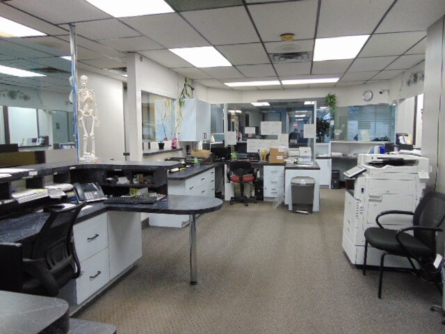 More Photos Of 30000 Orchard Lake Rd, Farmington Medical For Sale