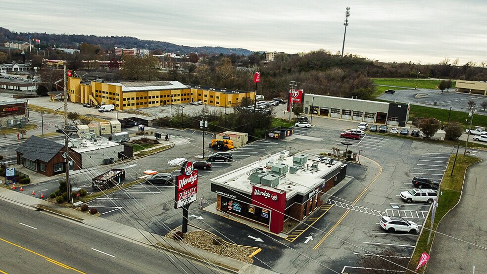 More Photos Of 330 N Cedar Bluff Rd, Knoxville Bank For Sale