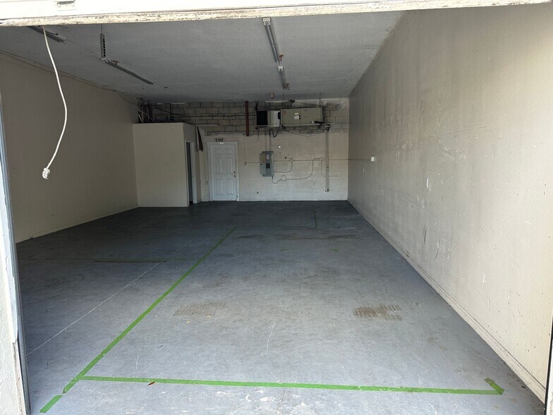 More Photos Of 750 Wylly Ave, Sanford Industrial For Sale