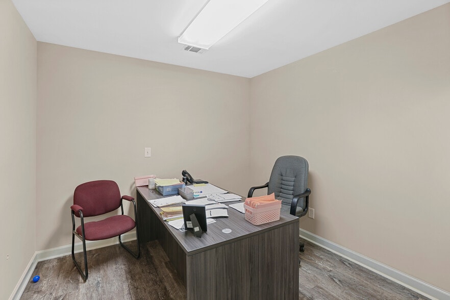 More Photos Of 477 Corinth Rd, Newnan Warehouse For Lease