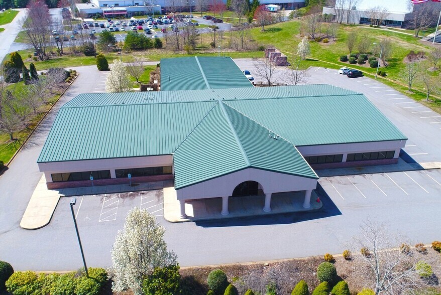 More Photos Of 2 Trident Dr, Arden Light Distribution For Lease