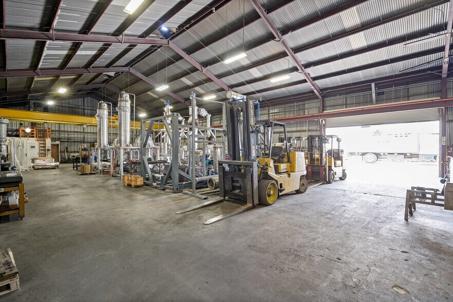 More Photos Of 12336-12342 Los Nietos Rd, Santa Fe Springs Warehouse For Lease