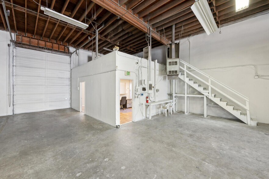 More Photos Of 2475 Bluebell Dr, Santa Rosa Industrial For Lease