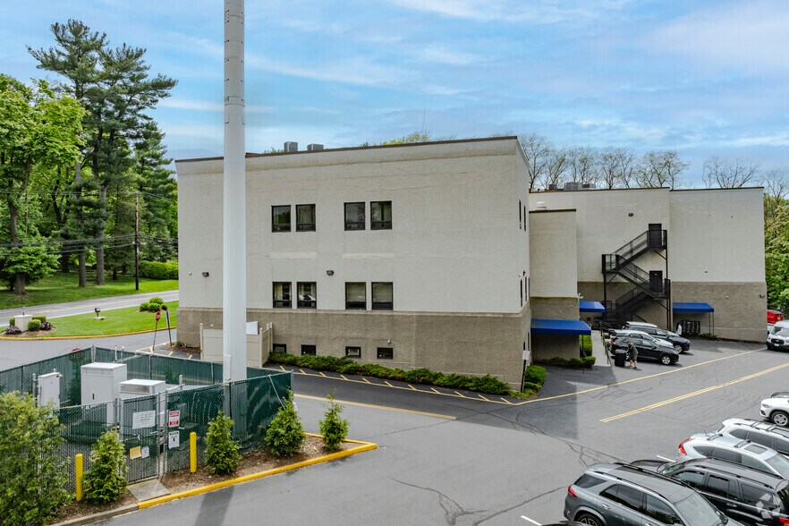 More Photos Of 280 Dobbs Ferry Rd, White Plains Medical For Lease