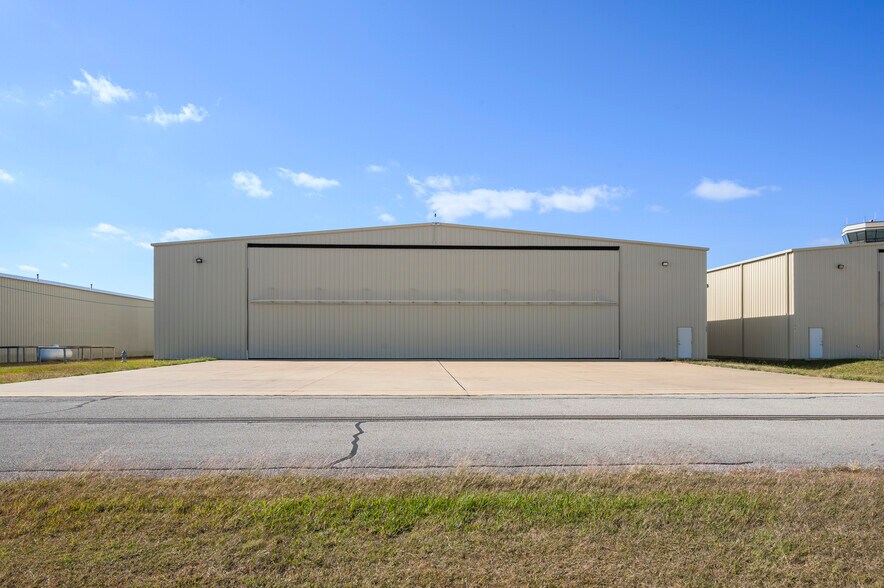 More Photos Of 1438 Airport Blvd, Mesquite Specialty For Sale