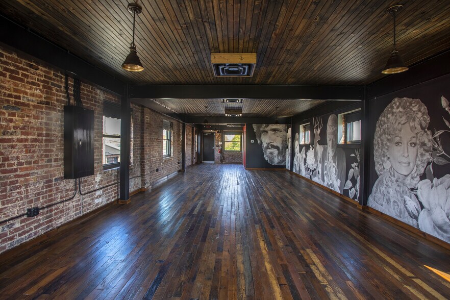 More Photos Of 1314 Jo Johnston Ave, Nashville Freestanding For Sale