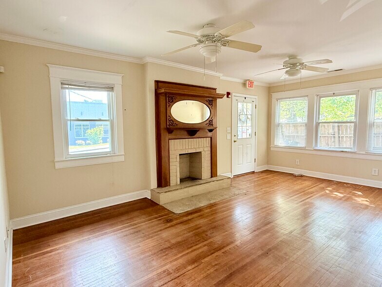 More Photos Of 2401 White Ave, Nashville Office For Sale