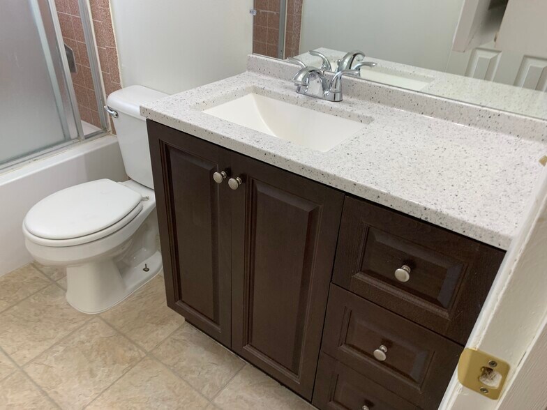 More Photos Of 1121 E 6th St, National City Apartments For Sale