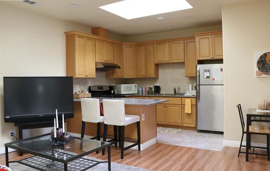 More Photos Of 1612-1616 International Blvd, Oakland Storefront Retail Residential For Sale