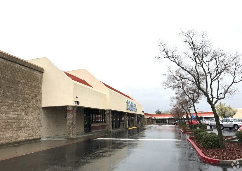 More Photos Of 1740 Santa Clara Dr, Roseville General Retail For Lease