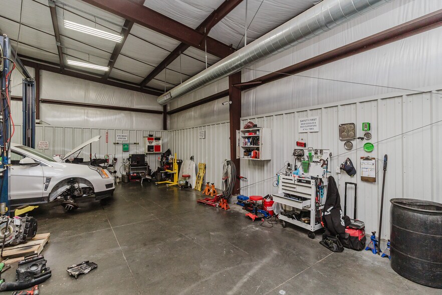 More Photos Of 3101 S Broadway St, Wichita Freestanding For Sale