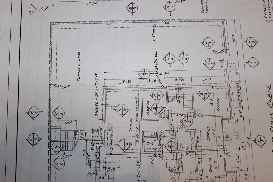 More Photos Of 14942 Delano St, Van Nuys Warehouse For Lease