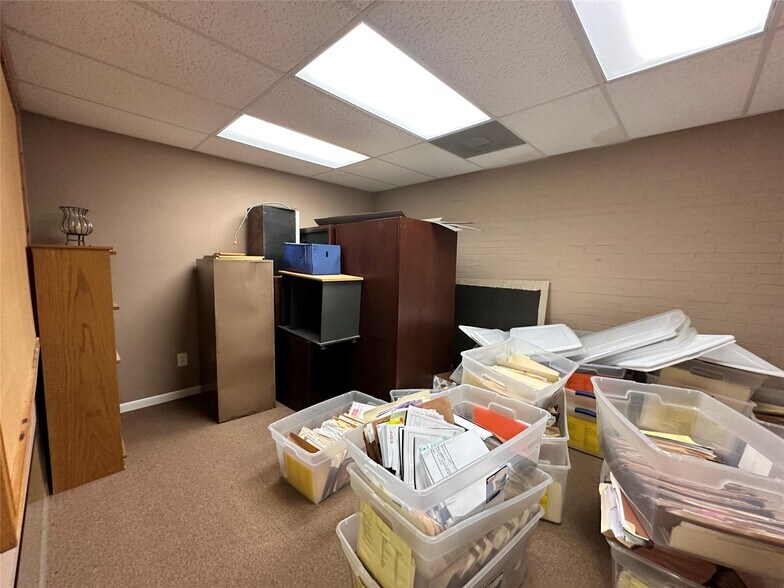 More Photos Of 120 S Charlton St, Woodville Office For Sale