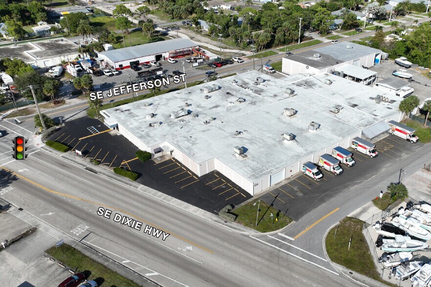 More Photos Of 3601 SE Dixie Hwy, Stuart Warehouse For Lease