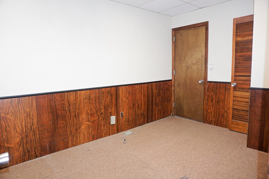 More Photos Of 1185 New Litchfield St, Torrington Medical For Sale