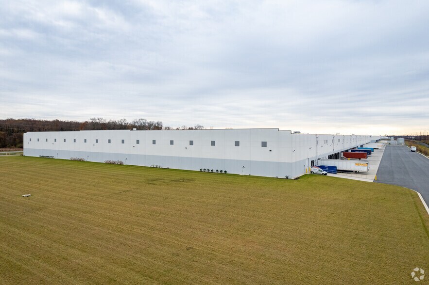 More Photos Of 1000 Woodley Rd, Aberdeen Warehouse For Lease