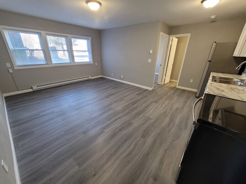 More Photos Of 1351 Iowa Ave SE, Huron Apartments For Sale