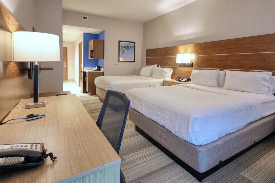 More Photos Of 10520 Huffmeister Rd, Houston Hotel For Sale