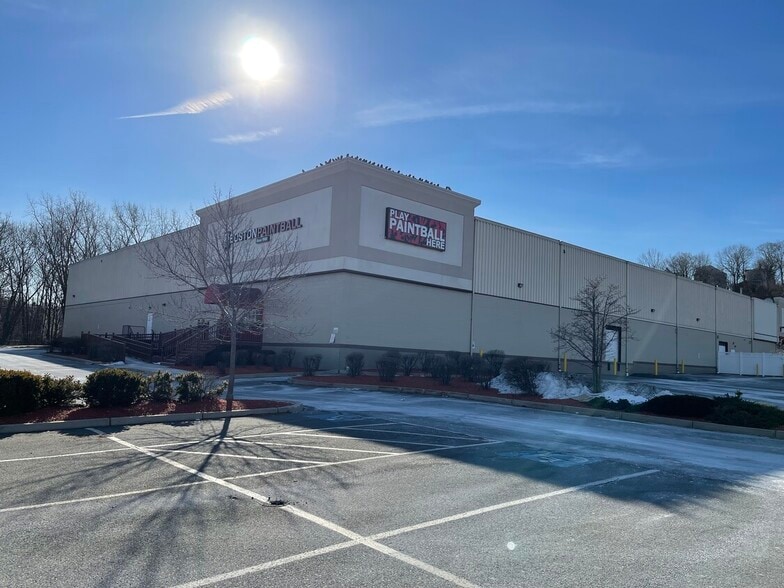 More Photos Of 121 Webster Ave, Chelsea Freestanding For Lease