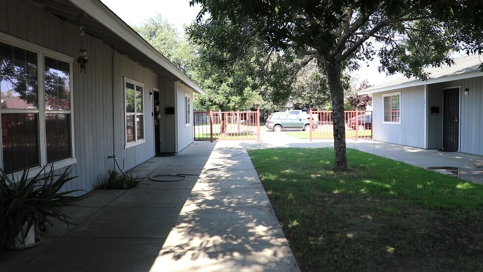 More Photos Of 710 J St, Sanger Apartments For Sale