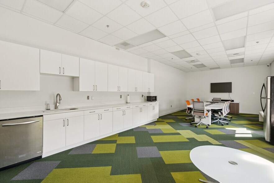 More Photos Of 2387 Clements Ferry Rd, Charleston Office For Lease