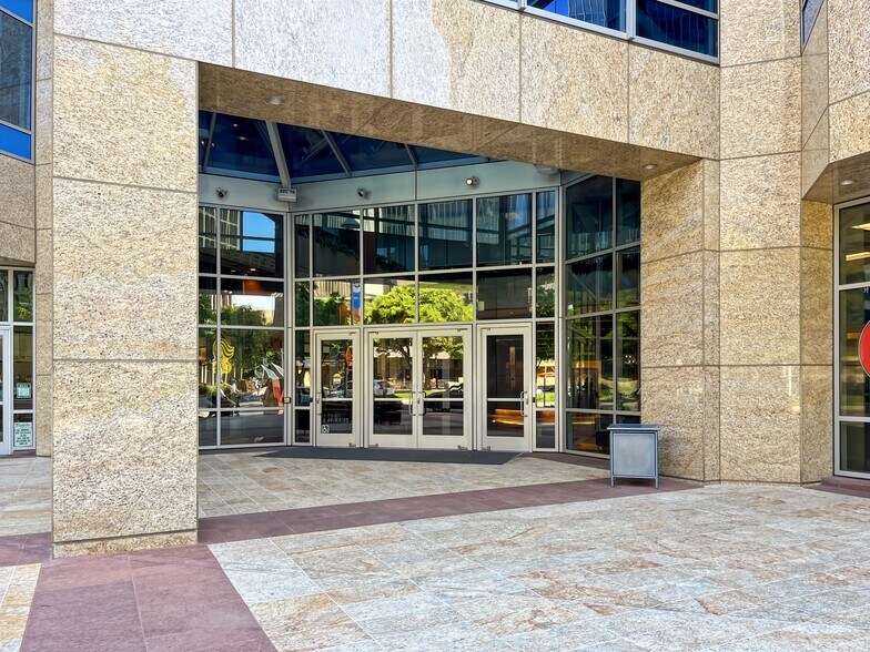 More Photos Of 500 Capitol Mall, Sacramento Coworking Space