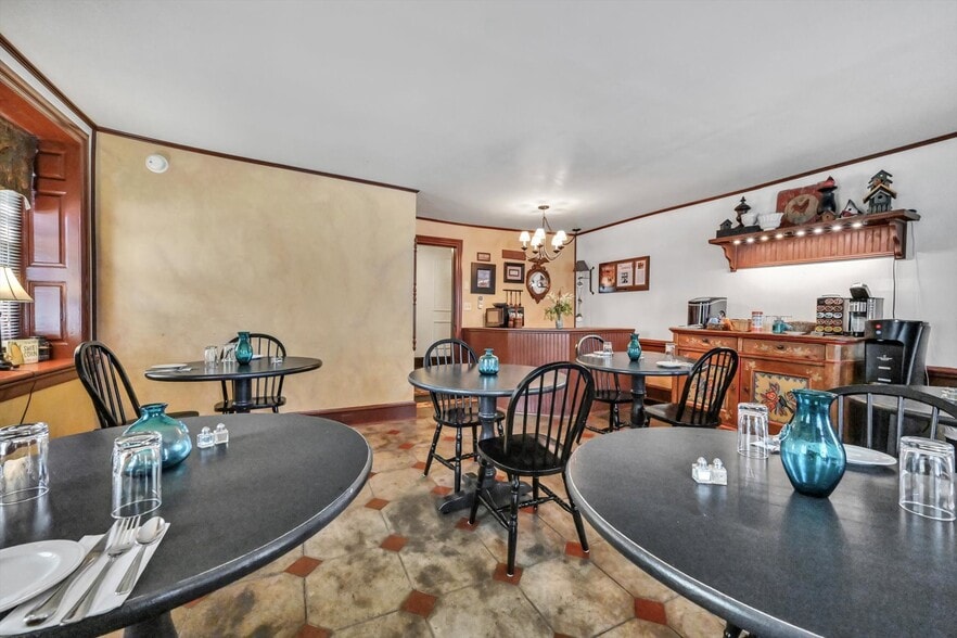 More Photos Of 301 W Main St, Ephrata Hospitality For Sale