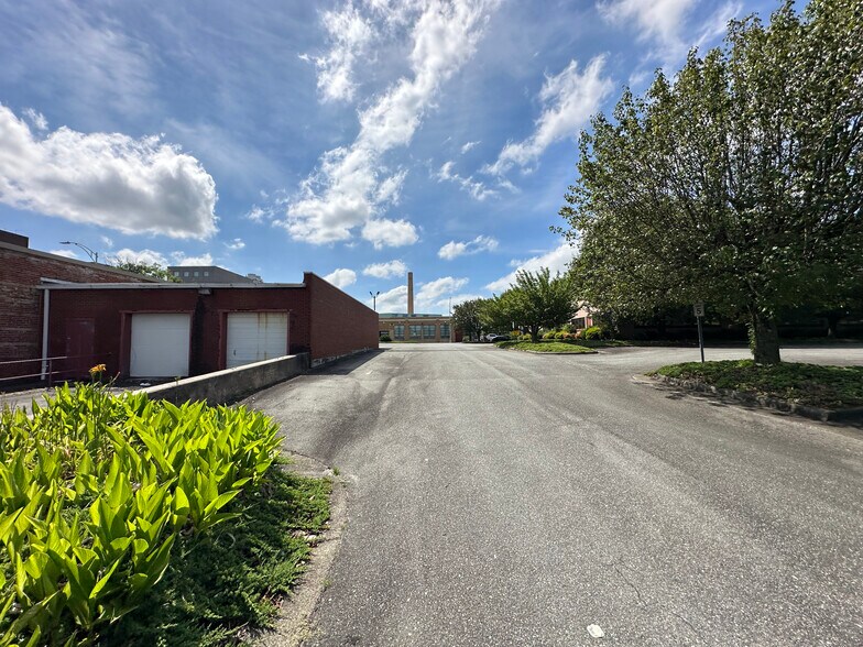 More Photos Of 707 S Main St, Burlington Manufacturing For Lease