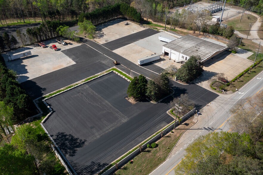 More Photos Of 1955 Monier Ave, Lithia Springs Warehouse For Lease