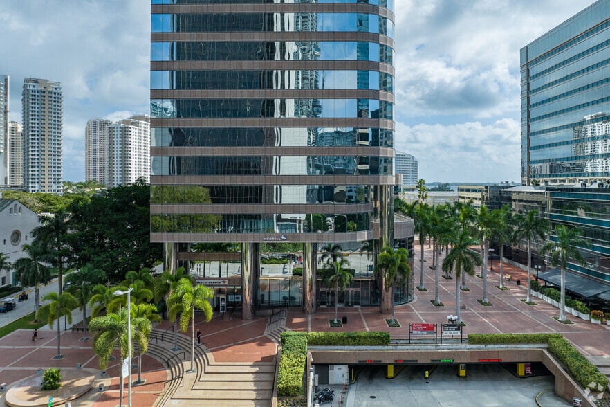 More Photos Of 701 Brickell Ave, Miami Office Residential For Lease
