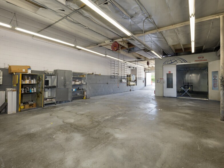 More Photos Of , El Segundo General Retail For Sale