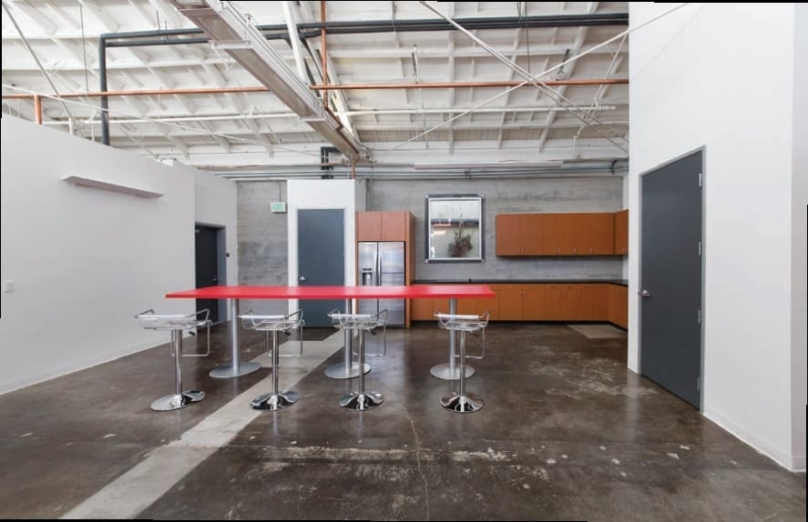 More Photos Of 5870 W Jefferson Blvd, Los Angeles Unknown For Lease