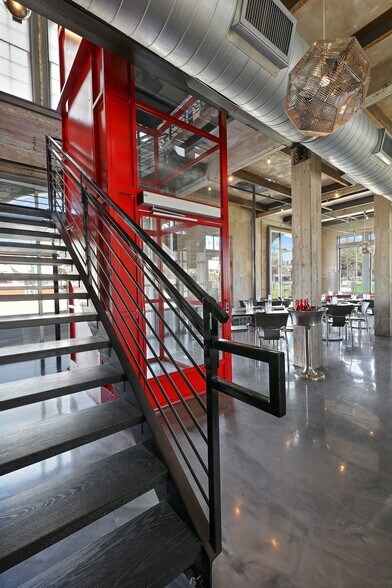 More Photos Of 604 S Alamo St, San Antonio Freestanding For Lease