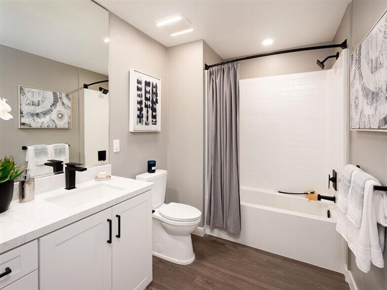 More Photos Of 375 Camino De La Reina, San Diego Multifamily For Sale