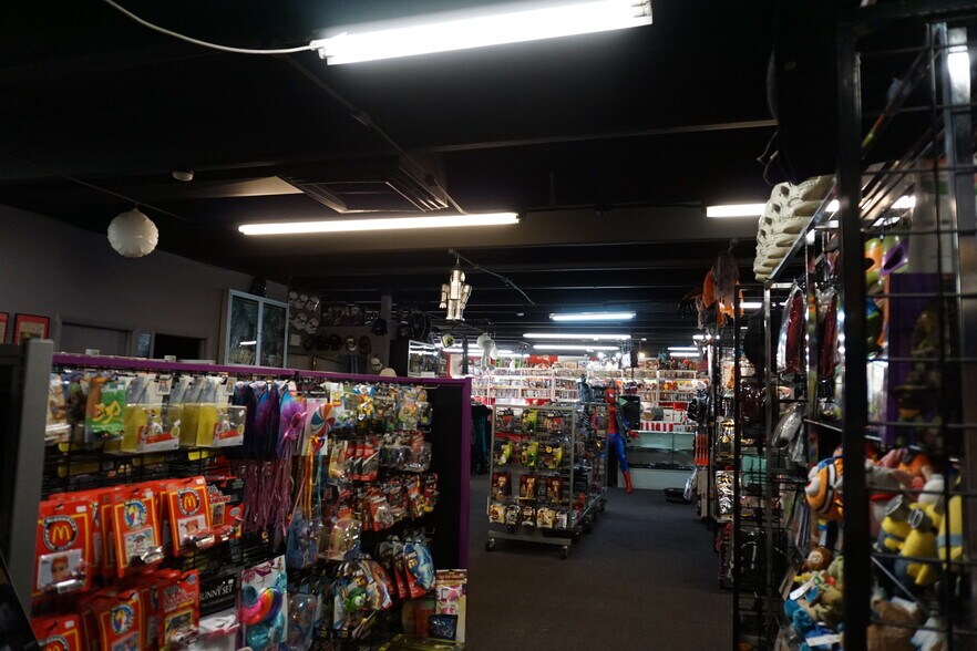 More Photos Of 3958 S Federal Blvd, Englewood Freestanding For Sale