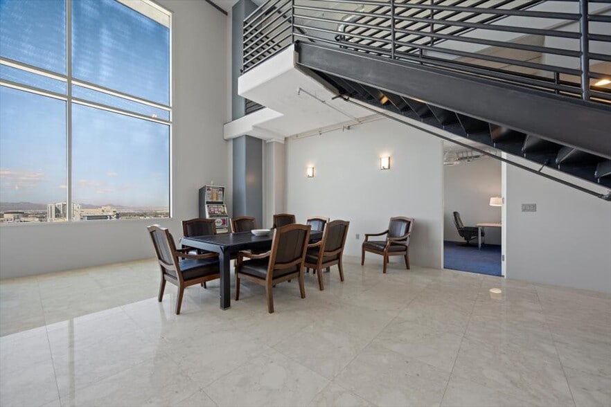 More Photos Of 900 S Las Vegas Blvd, Las Vegas Apartments For Sale